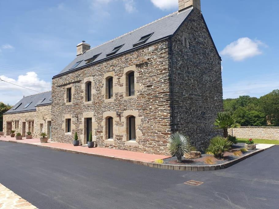 Gite Manoir De Kerlez Briec Exterior photo